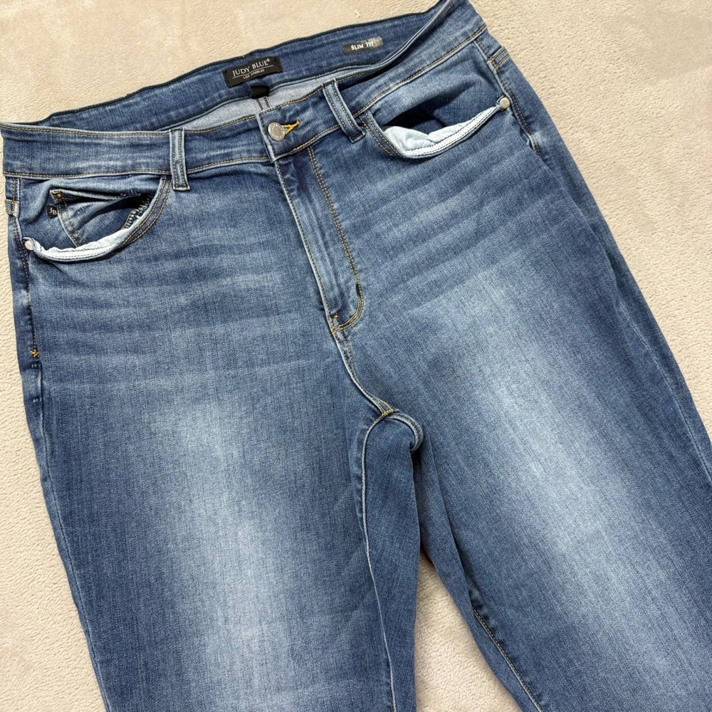 Judy Blue High Rise Faded Blue Jeans​